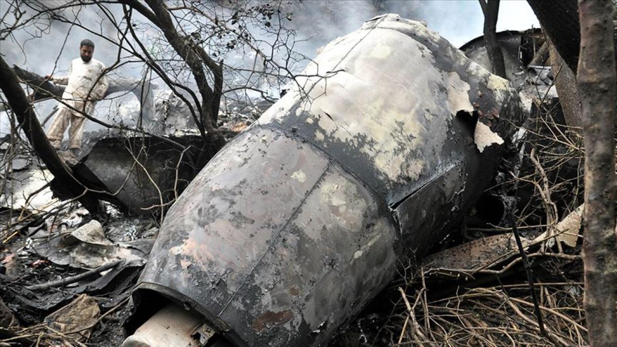 سقوط طیاره یی مسافربری در پاکستان