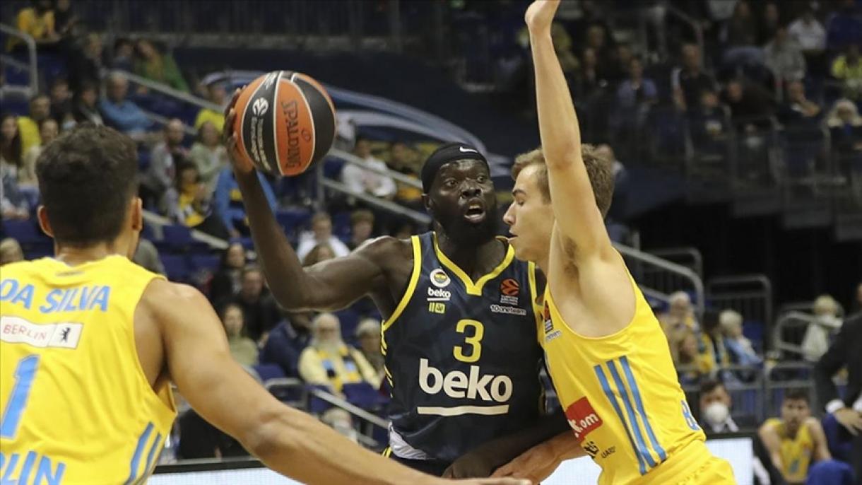 Košarkaši Fenerbahčea poraženi od Albe 84:70
