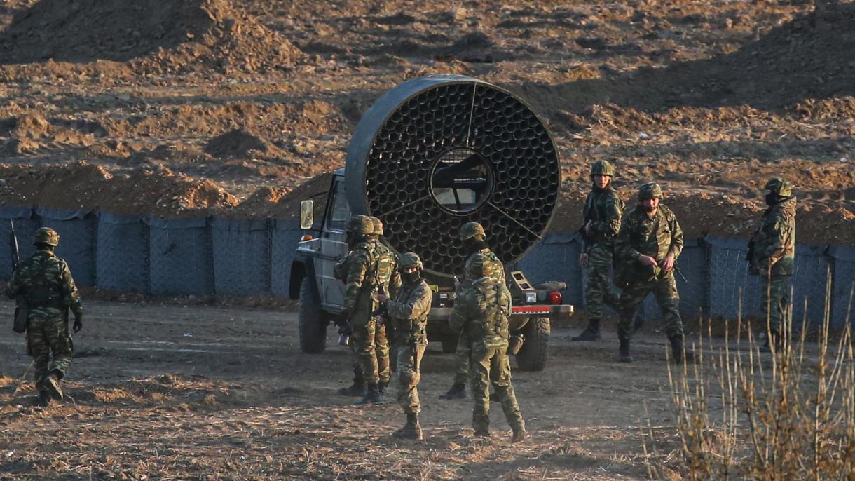 Грчките погранични сили за зголемување на дејството на гасните бомби почнаа да користат вентилатори