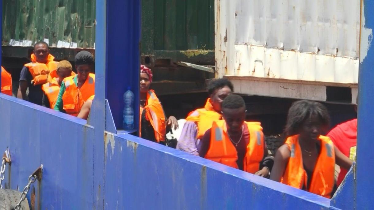 加蓬发生沉船事故致2人死亡