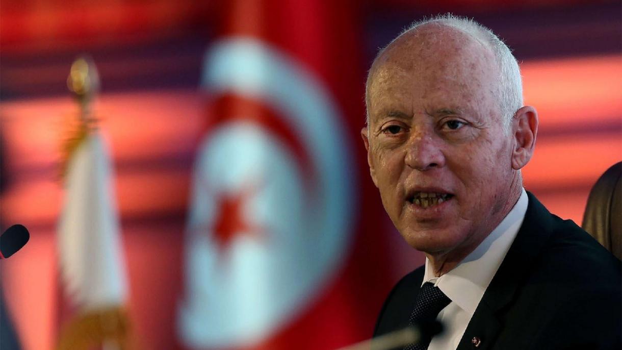 В Тунис са уволнени редица висши държавни служители...