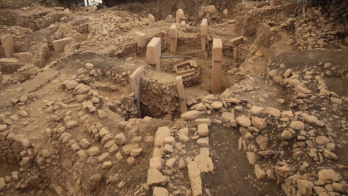 Göbeklitepedə tapılan obeliskin bir nüsxəsi BMT binasının bağçasında nümayiş etdiriləcək
