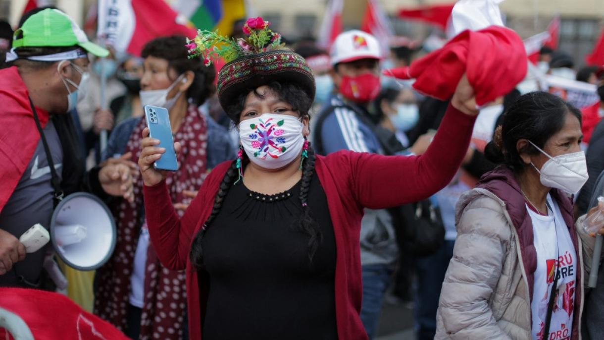 peru seçimler pedro castillo 01.jpg
