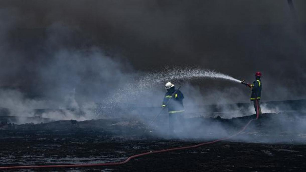 Tűz keletkezett egy orosz olajfinomítóban