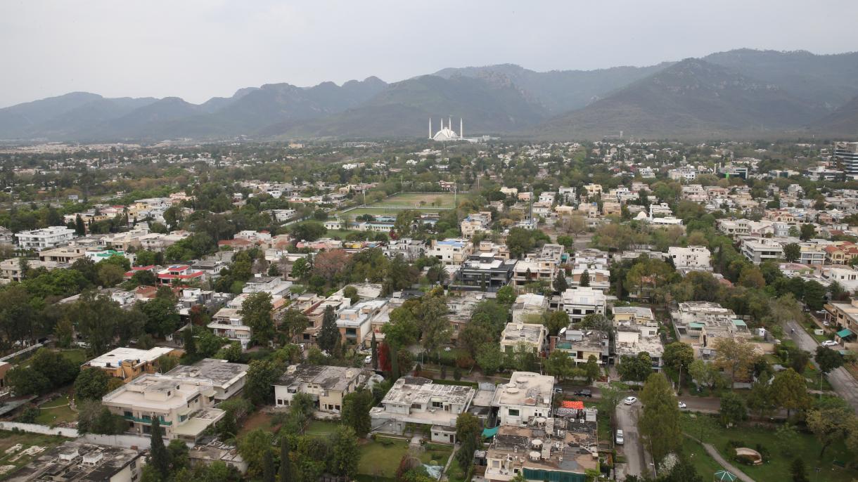 Pakistan ministrliklere degişli edaralaryň binalaryny satar
