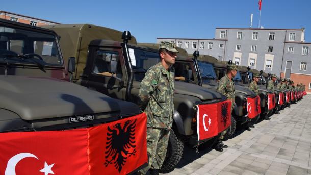 türkiye'den arnavutluk ordusuna araç yardımı 8.jpg