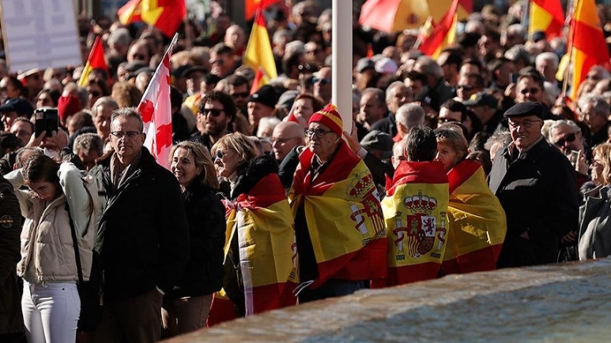 El partido ultraderechista Vox promete cerrar las mezquitas “fundamentalistas” en España