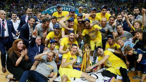 Фенербахче, шампион на Турција во кошарка во сезоната 2015-2016 година