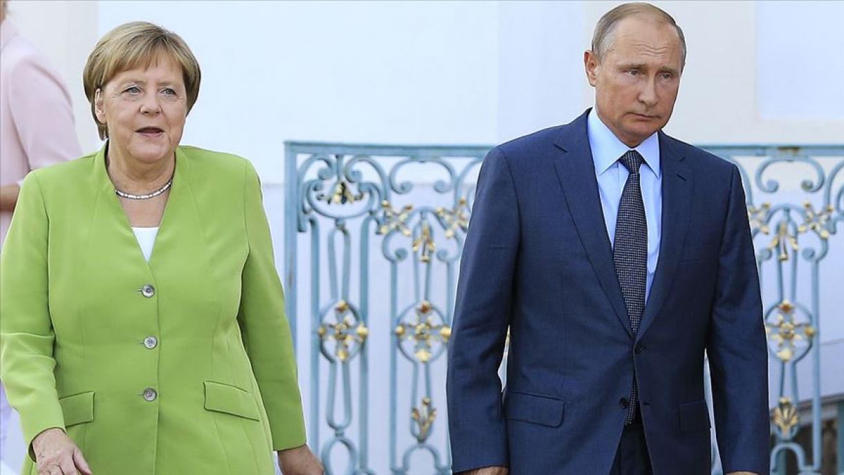 Angela Merkel və Vladimir Putin Suriyadakı son vəziyyəti müzakirə edib