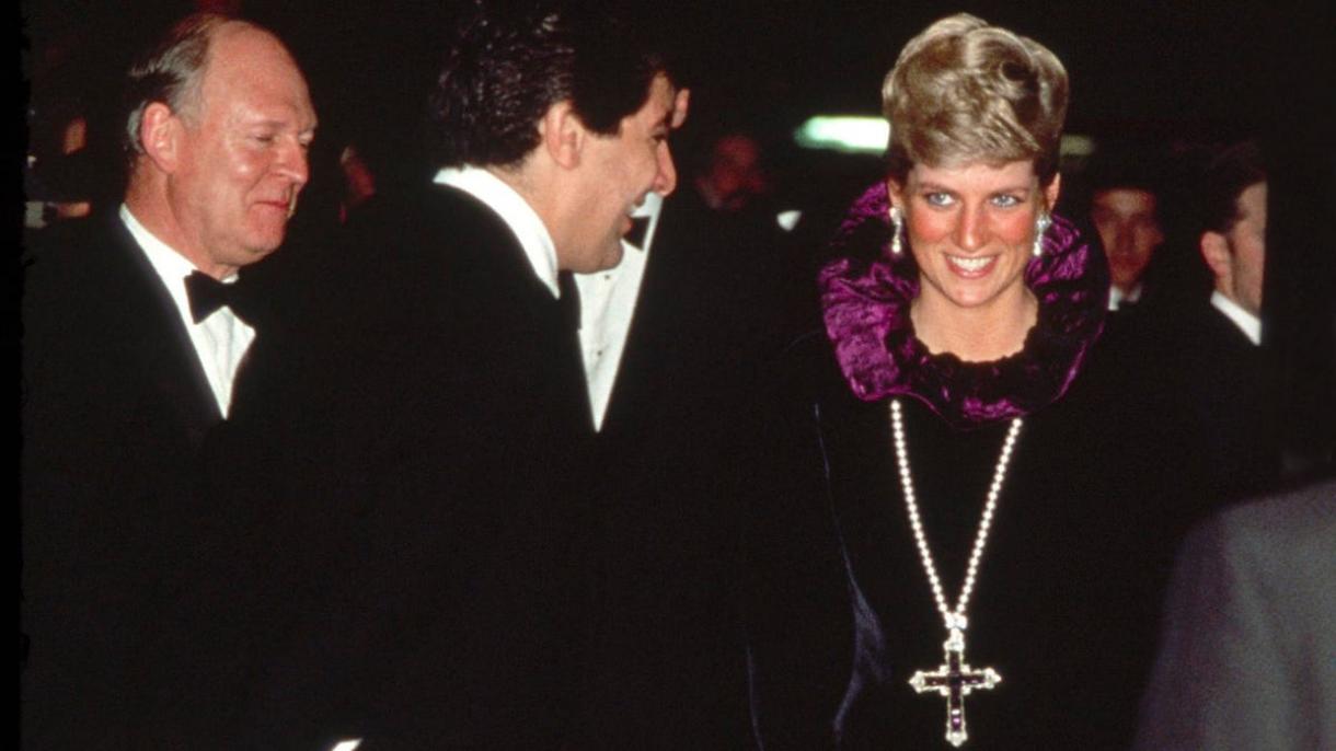 Kim Kardashian compró un collar que pertenecía a la princesa Diana