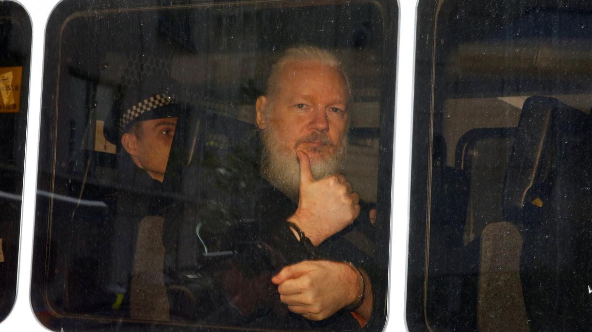 Regno Unito deve dire no all'estradizione di Julian Assange