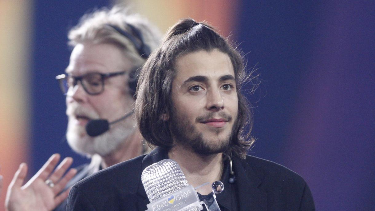 葡萄牙歌手以一曲《法朵》夺得欧洲歌曲大赛桂冠