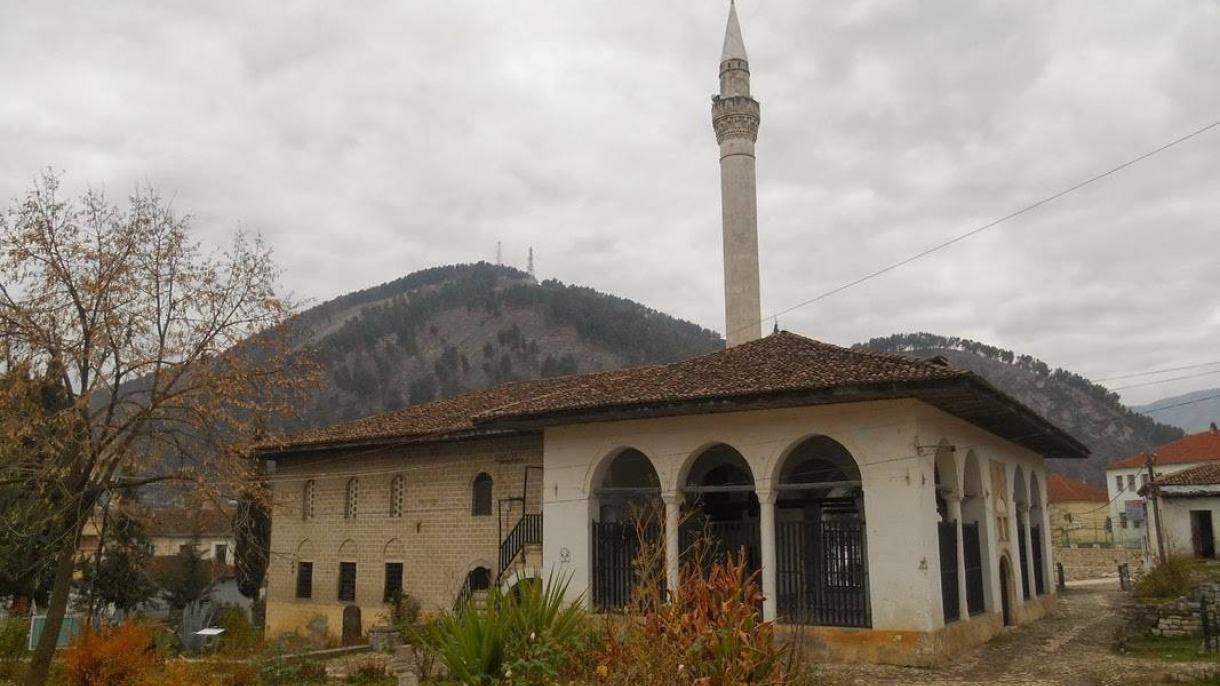 TİKA_Arnavutluk Berat Hünkar Camii.jpg