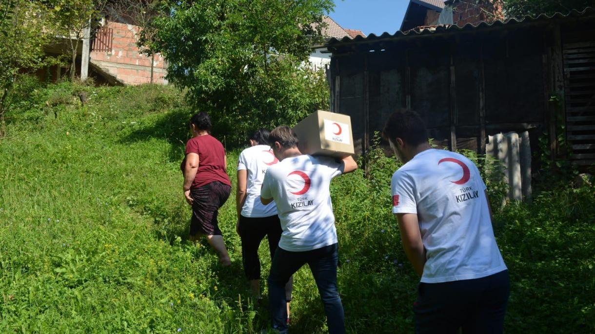 Crveni polumjesec Turske počeo sa podjelom pomoći jetimima i porodicama u BiH