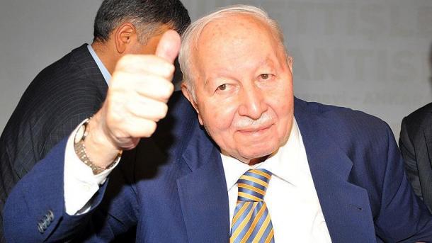 Turquia marca o quinto aniversário da morte de ex-premier