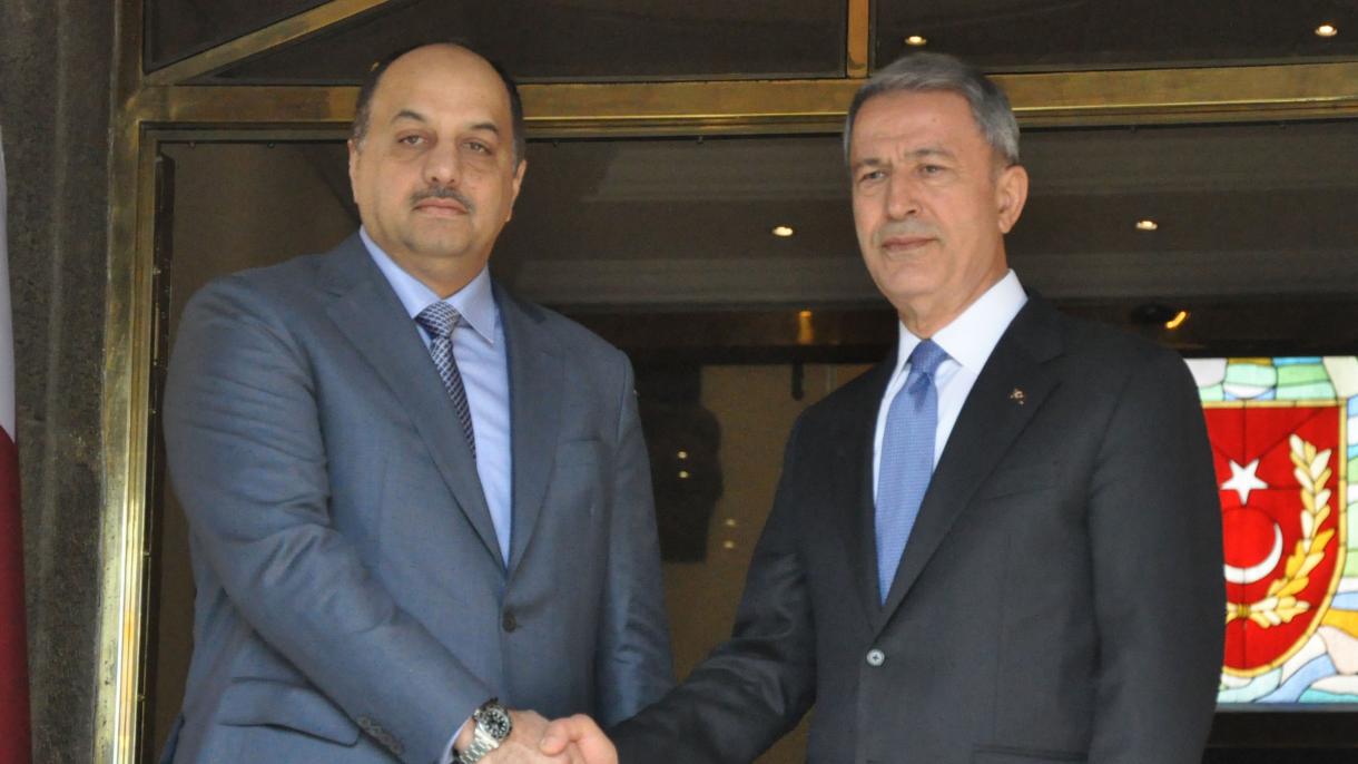 Akar s’est entretenu avec le vice-premier ministre qatari Khalid bin-Mohamed Al-Attiya