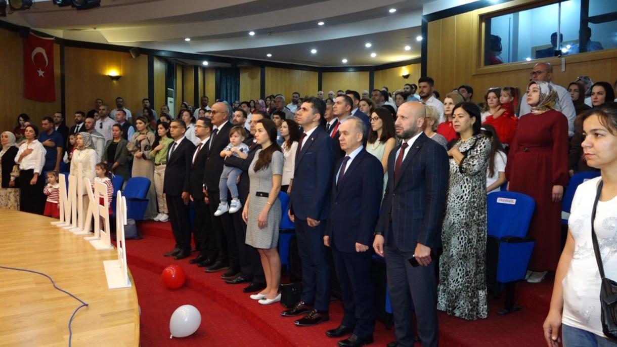 Türkmenistanda Respublikanyň 100-nji ýyly dabara bilen bellenilip geçilýär