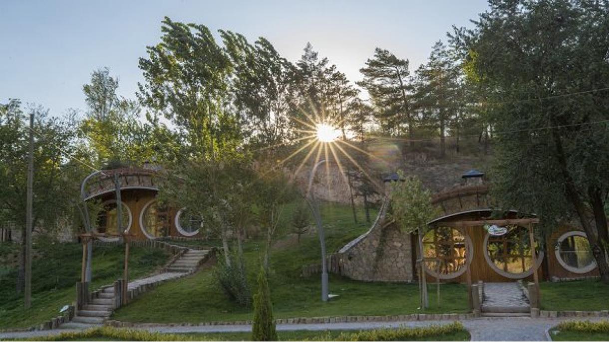 Las "casas Hobbit" en Turquía atraen la atención de los turistas