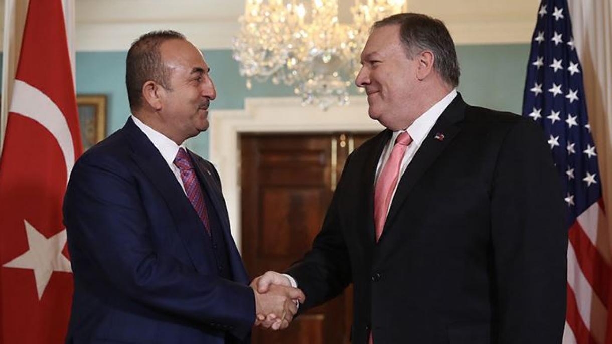 Mövlud Çavuşoğlu və Maykl Pompeo arasında telefon danışığı olub