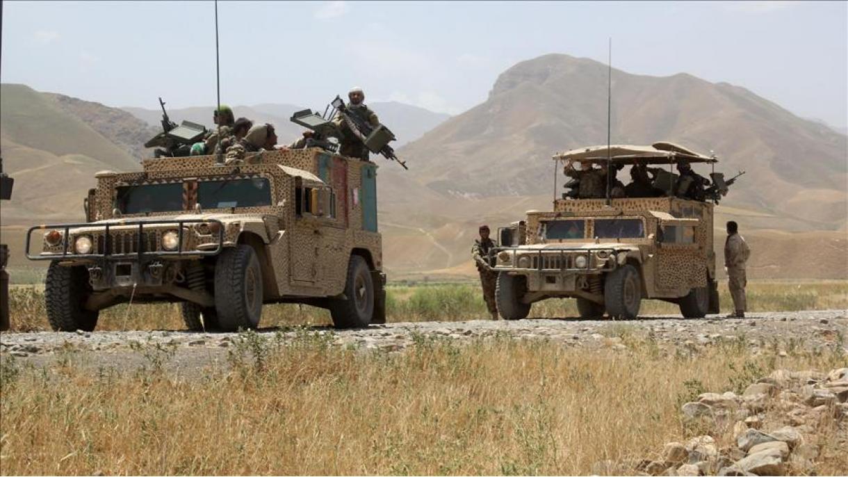 Forças afegãs matam 51 talibãs