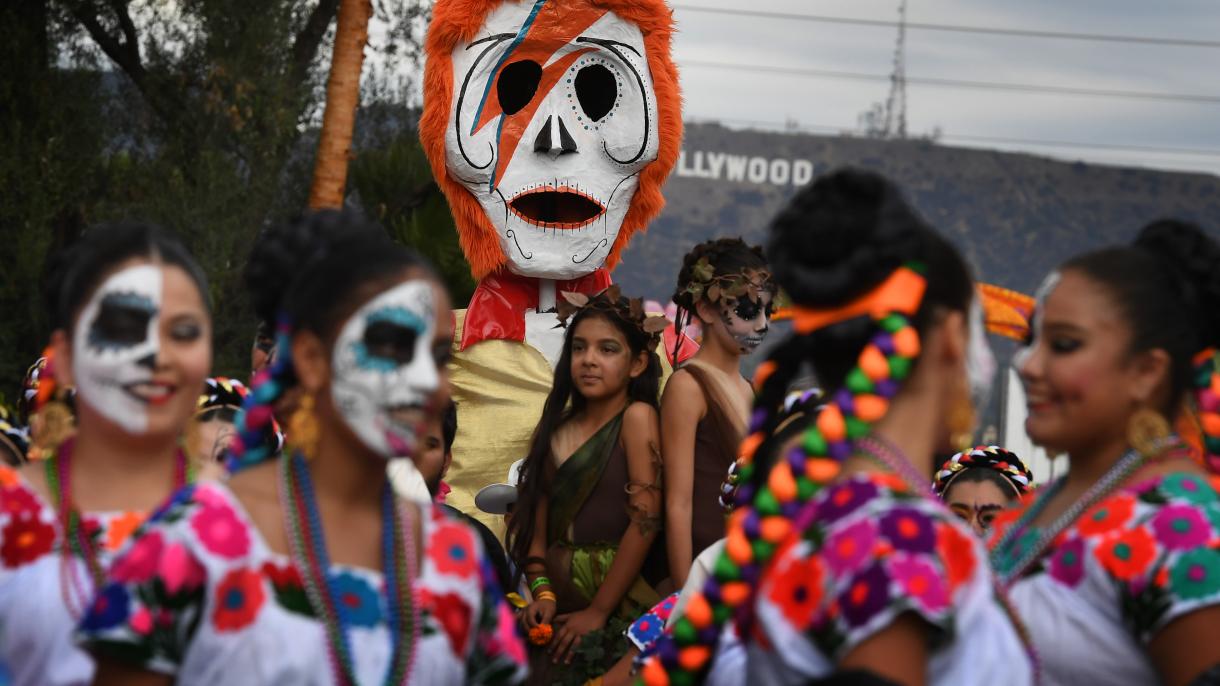Primer desfile del Día de los Muertos en México