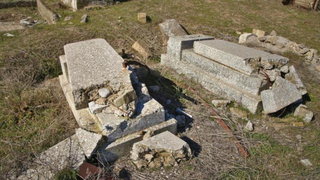 法国穆斯林墓地遭到攻击