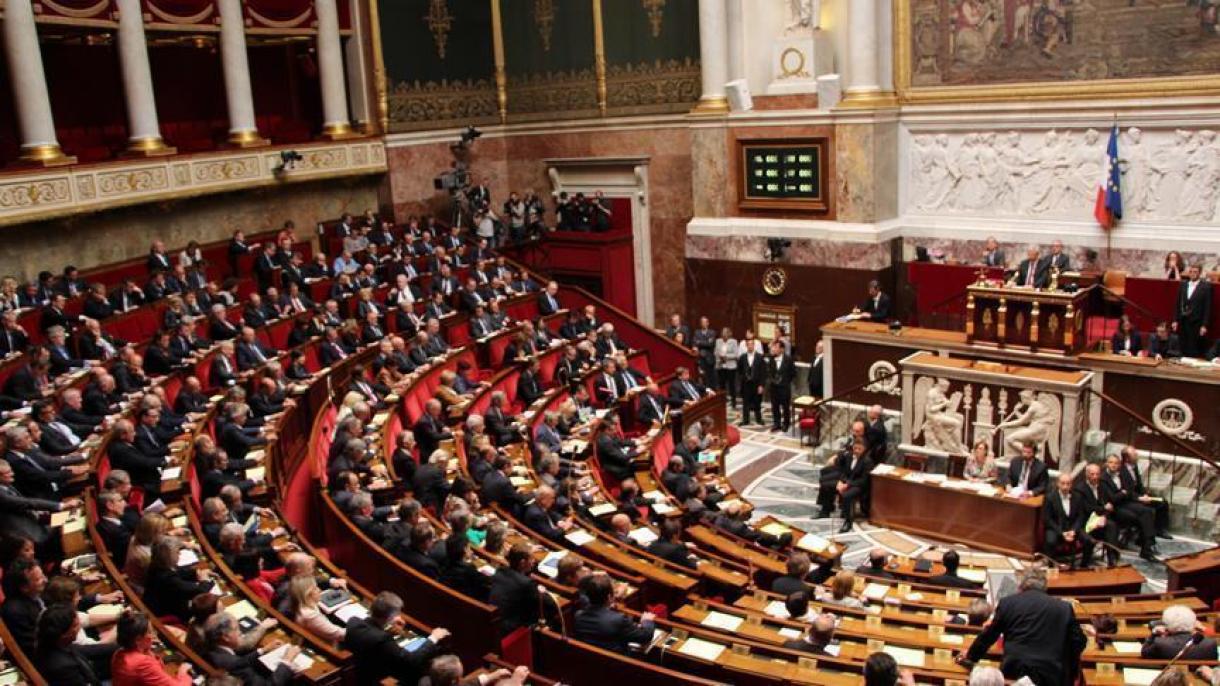 Η γαλλική Εθνοσυνέλευση ήρε την ασυλία βουλευτή του Εθνικού Μετώπου