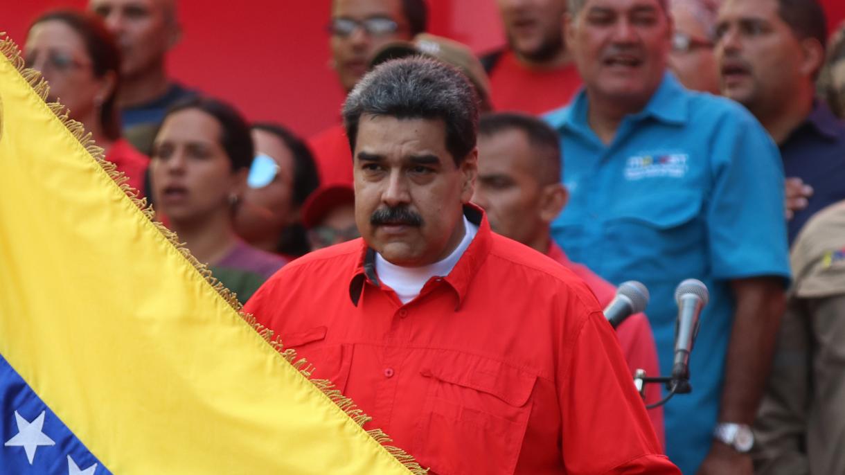 مادورو، اؤلکه‌سینده کودتا تلاشی‌نین آمریکا طرفین‌دن پلانلاندیغینی سؤیله‌دی