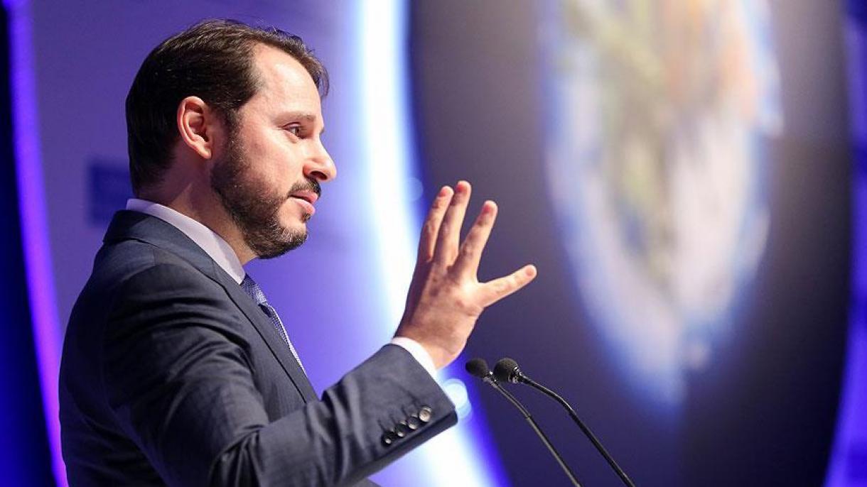 Le ministre turc de l'Énergie annonce deux nouveaux projets éolien et solaire