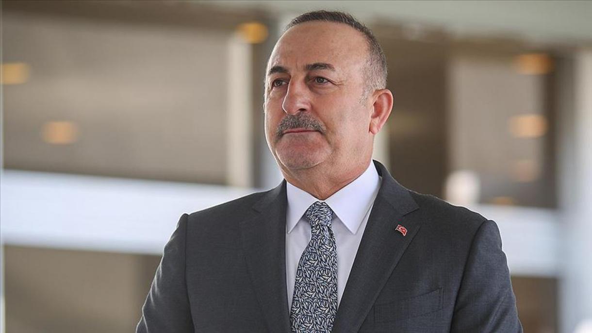 O ministro Çavuşoğlu comemorou as vítimas de Hiroshima