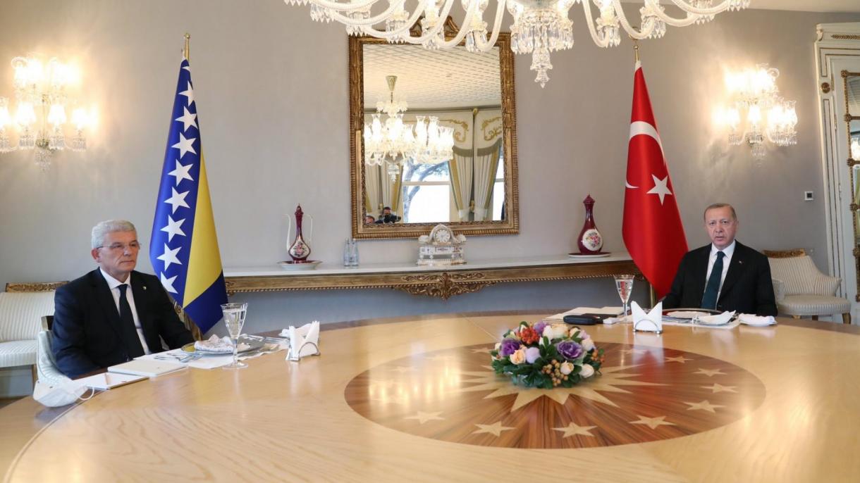Турция и Ердоган играят конструктивна роля на Балканите...