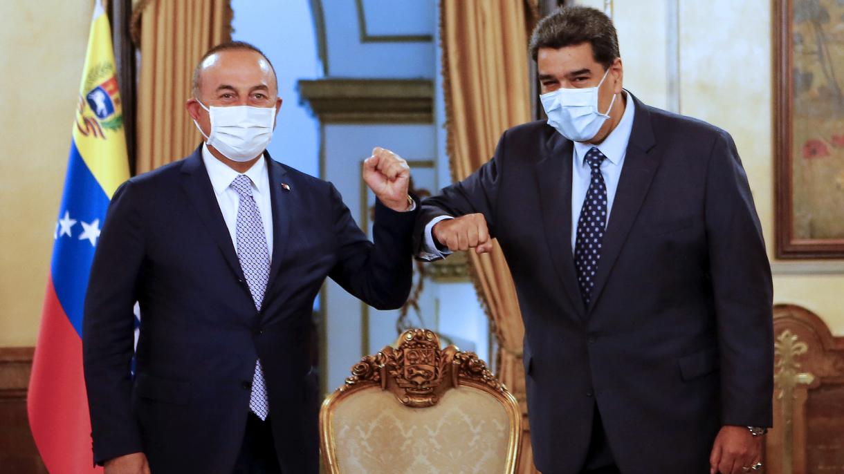 AFP CAVUSOGLU MADURO2.jpg