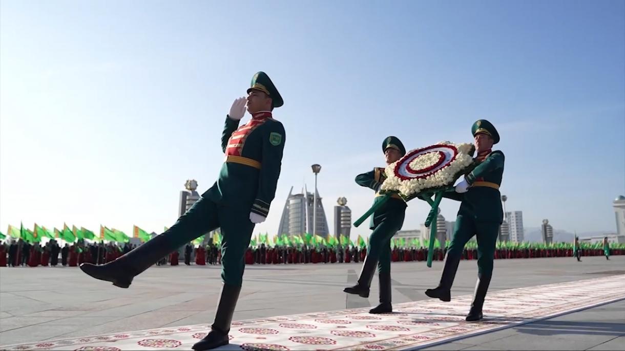 Aşkabat'ta Anayasa'nın Kabulü ve Milli Bayrak Günü Kutlandı (9).jpg