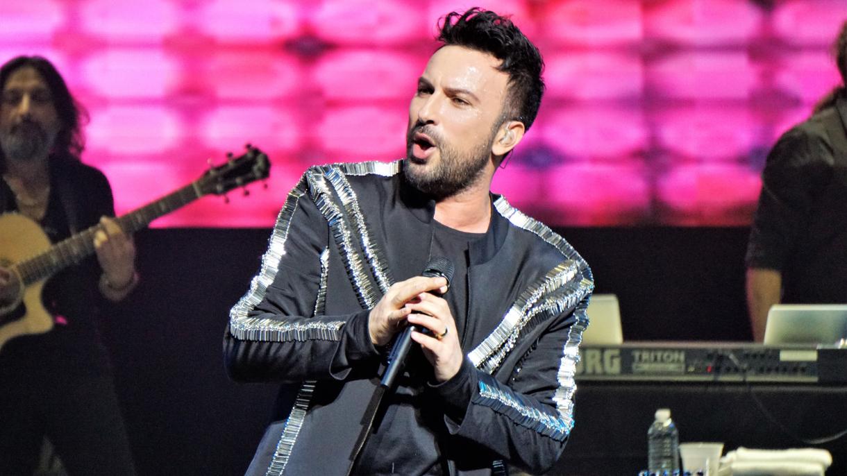 土耳其流行歌手塔尔侃在美国洛杉矶市举办演唱会