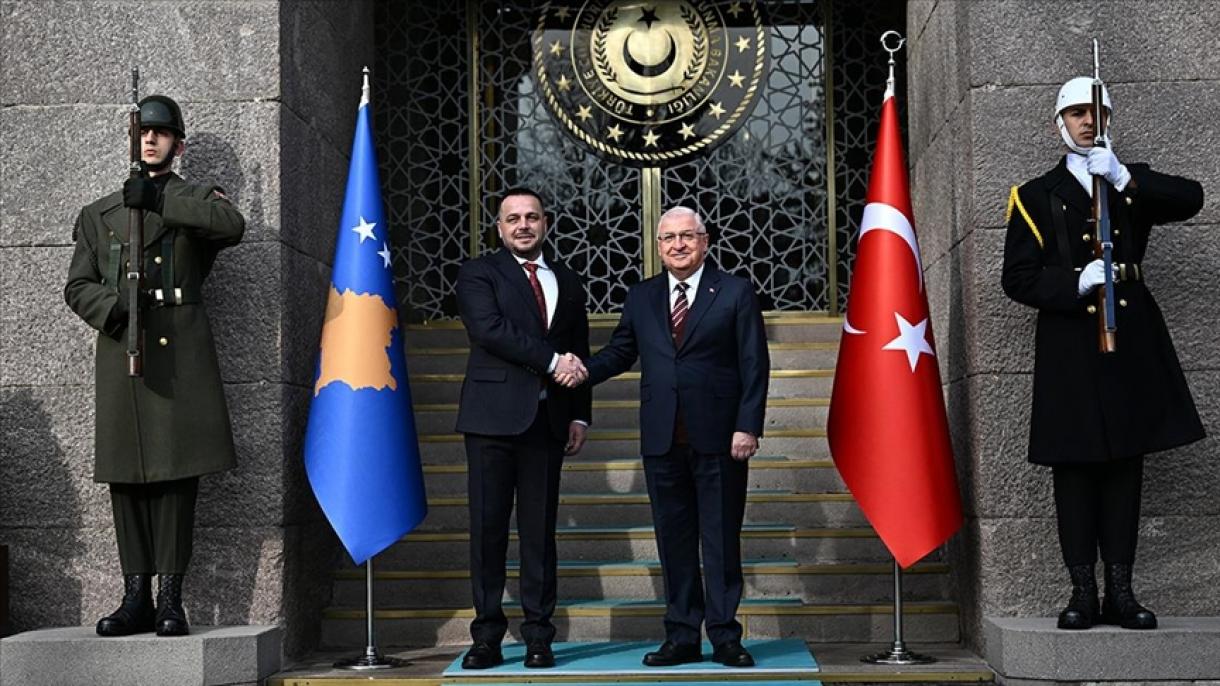 Гюлер се срещна с министъра на отбраната на Косово