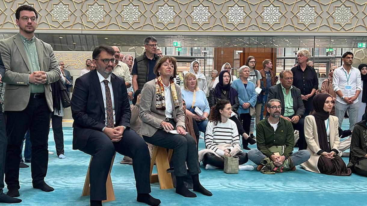 koln cami-acik kapi gunu.jpg
