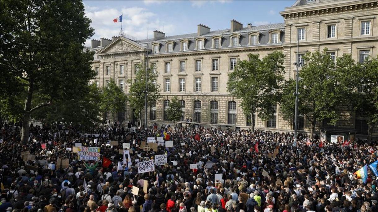 Fransa paytaxtında keçirilən nümayiş zamanı 15 nəfər saxlanılıb