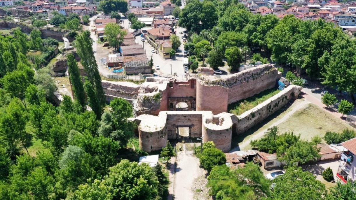 İznik darvazaları.jpg