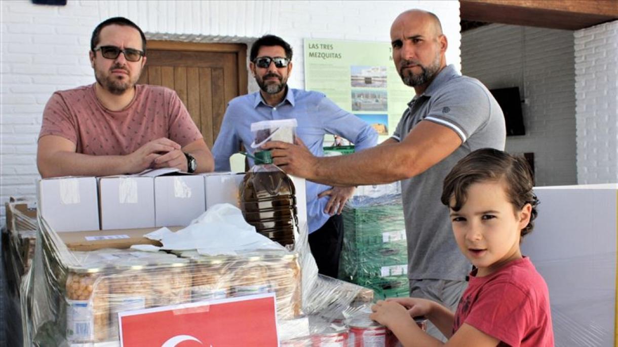 土耳其斋月期间向西班牙穆斯林分发食品包