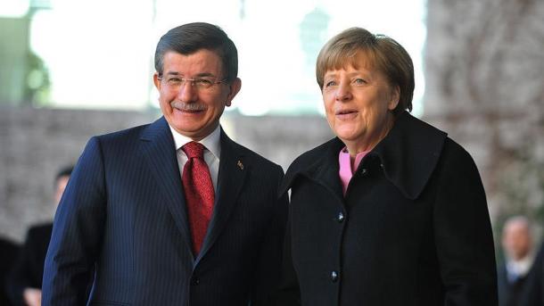 Davuto’g’li bilan Merkel, matbuot anjumani uyushtirdi