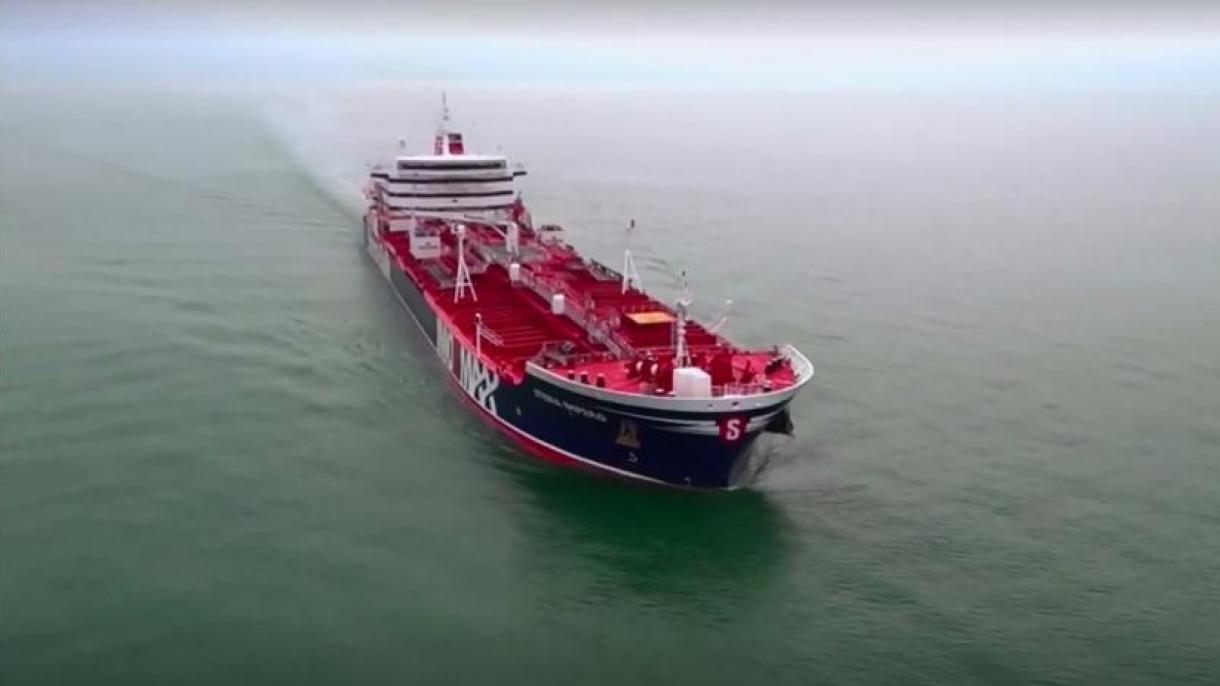 İran saxladığı Böyük Britaniya tankerinin heyət üzvlərini sərbəst buraxdı