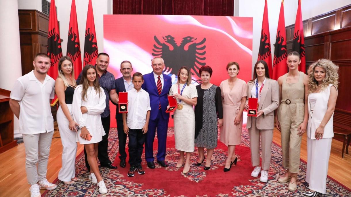 Ilir Meta_Distria Krasniqi_Nora Gjakova_2.jpg