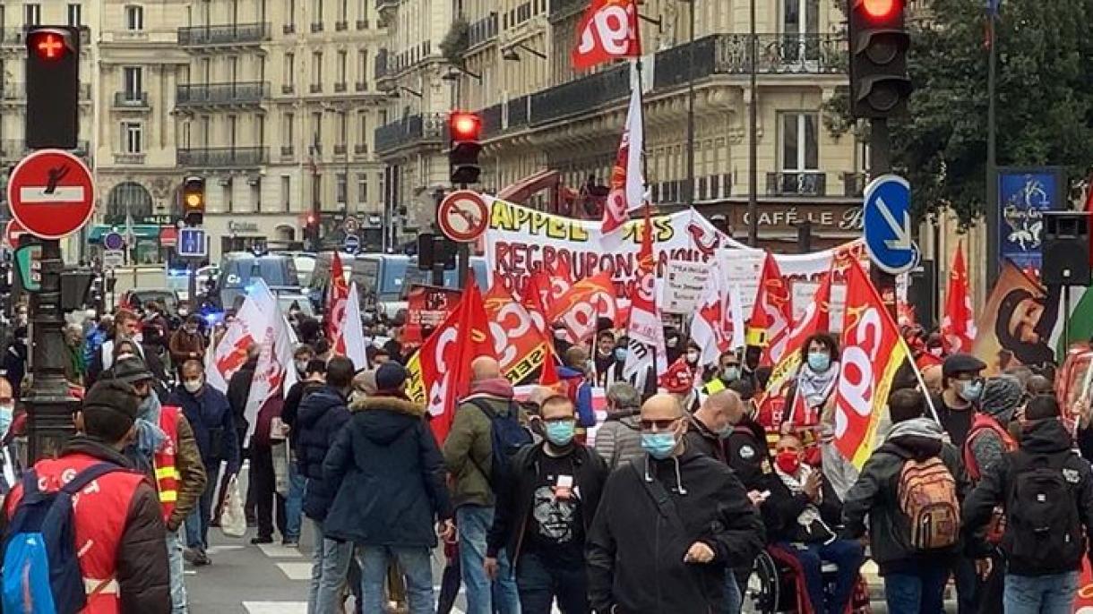 فرانس: ماکرون حکومت کی مہاجر پالیسیوں کے خلاف احتجاجی مظاہرہ