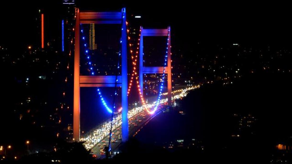 Különleges díszkivilágítást kapott a Fatih Sultan Mehmet híd