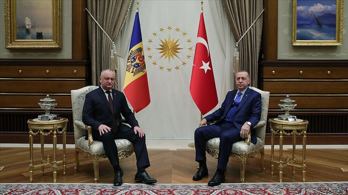 Prezident Erdogan Moldowanyň Prezidenti bilen söhbetdeş boldy