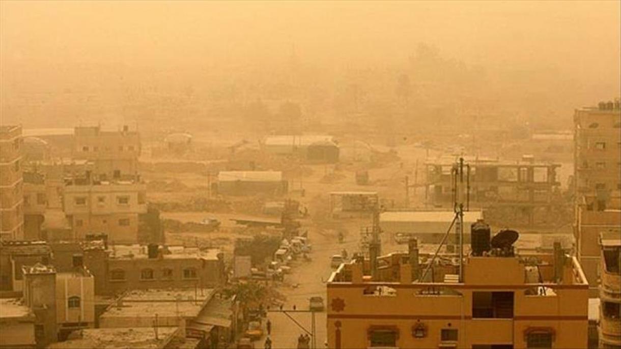 طوفان شن و ریزگرد در ریگان ایران دهها نفر را راهی بیمارستان کرد