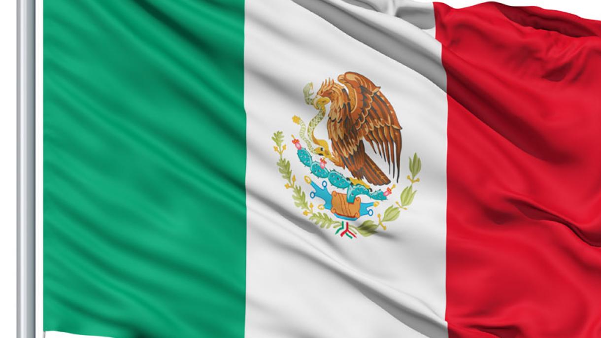 México: alumnos de Ayotzinapa liberan a policías retenidos