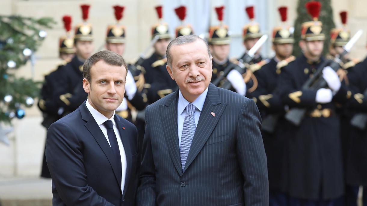 Le président turc Erdogan s'entretient avec son homologue français Macron