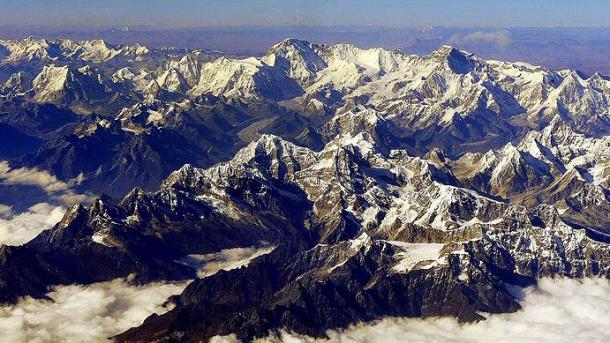 16 il əvvəl itkin düşən alpinistlərin meyiti tapılıb