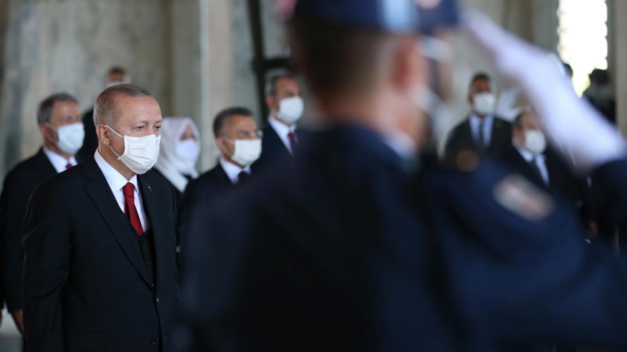 Cumhurbaşkanı Erdogan 30 Ağustos Zafer Bayramı Anıtkabir 8.jpg